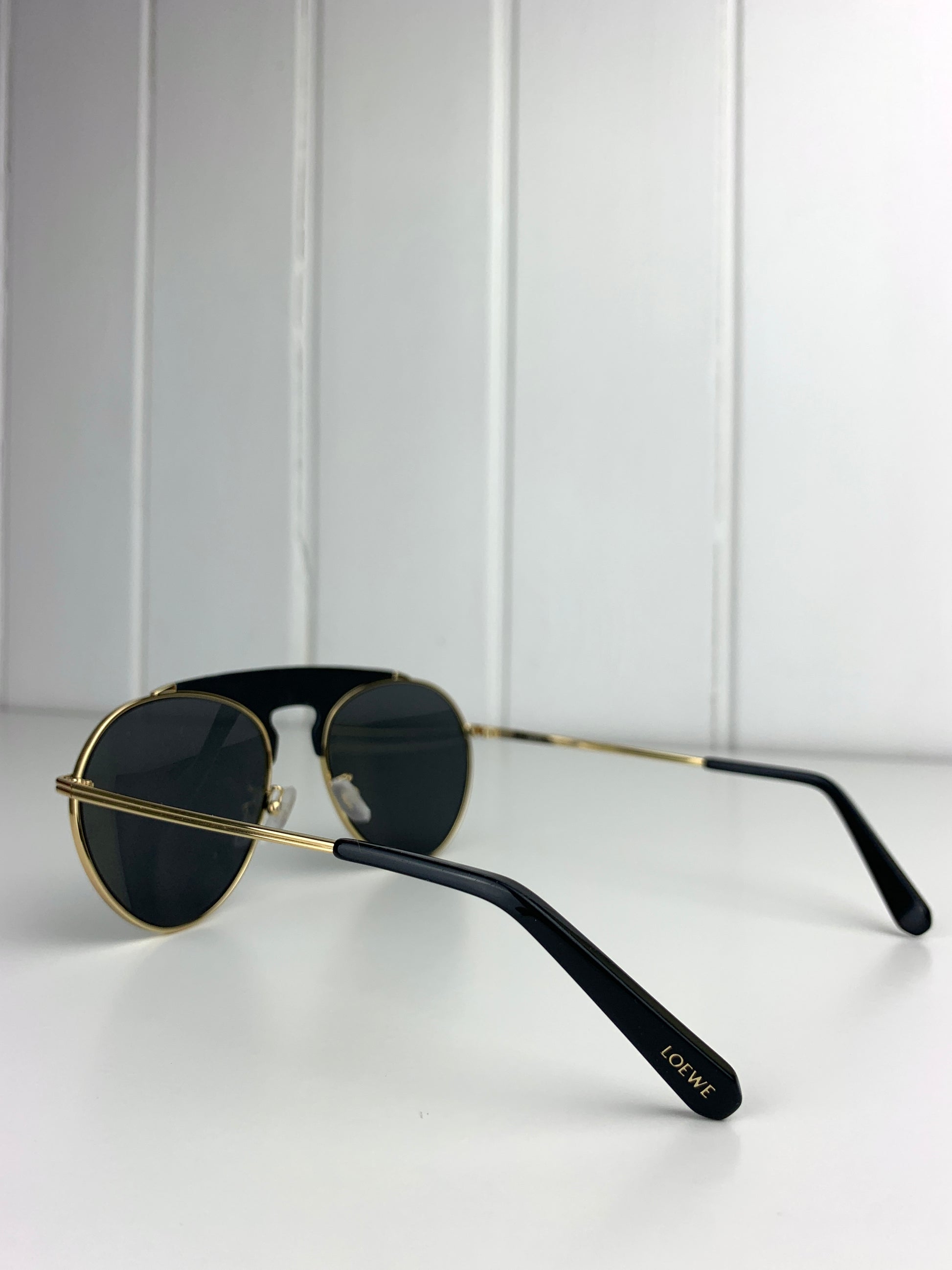 Loewe Black Aviator Sunglasses ∙ LW4005U