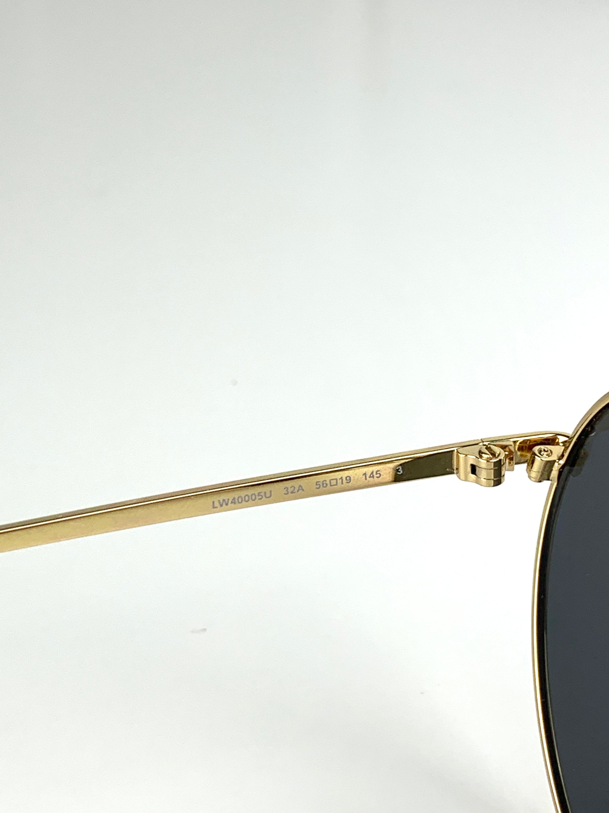 Loewe Black Aviator Sunglasses ∙ LW4005U