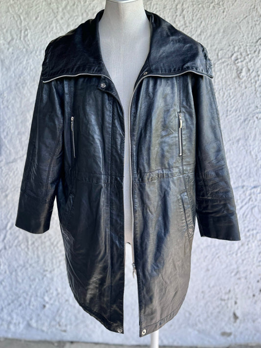 Y2K black leather coat • Saki