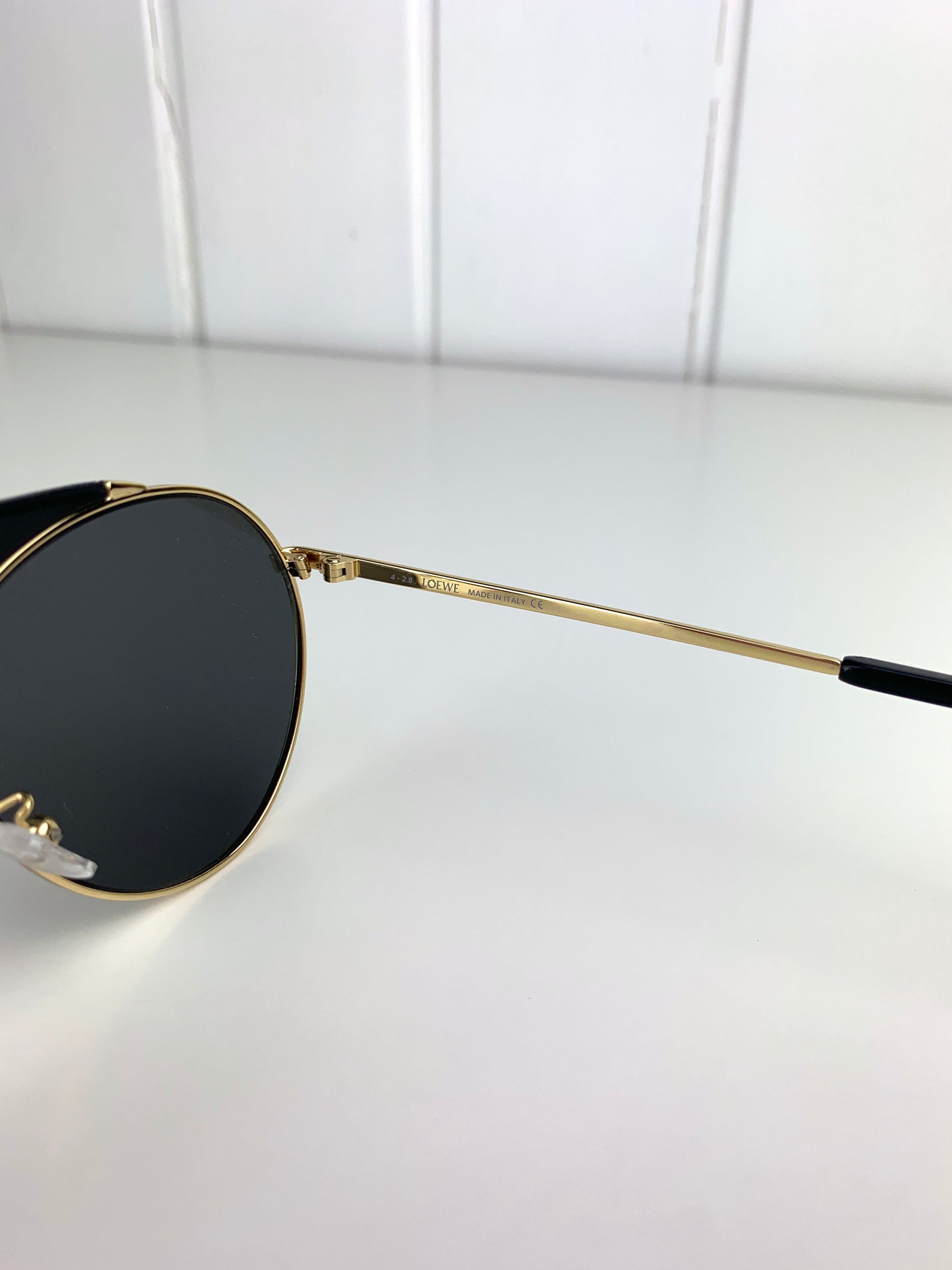 Loewe Black Aviator Sunglasses ∙ LW4005U